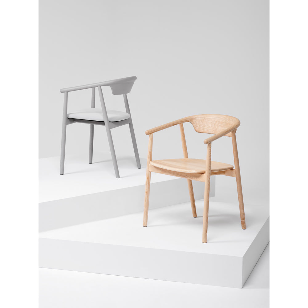 Leva chair