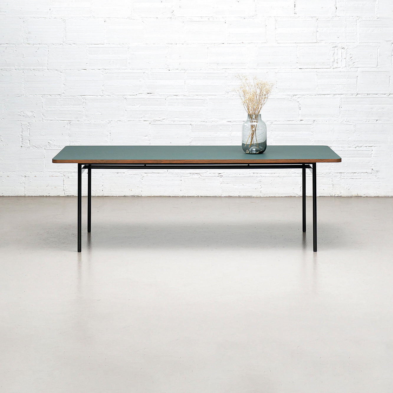 Ausstellugsmodell Hugo Tisch Linoleum Tannengrün