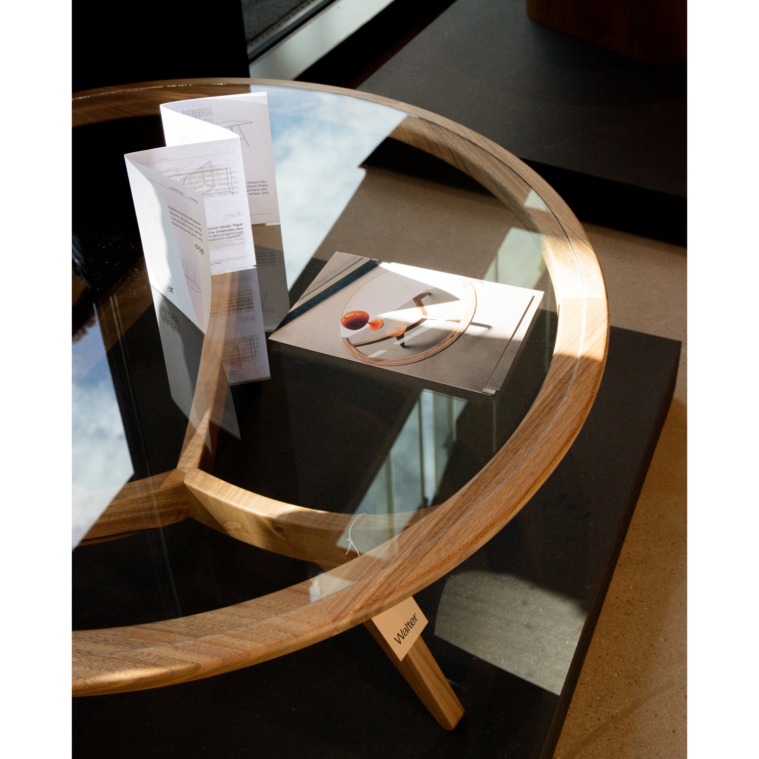Niki coffee table