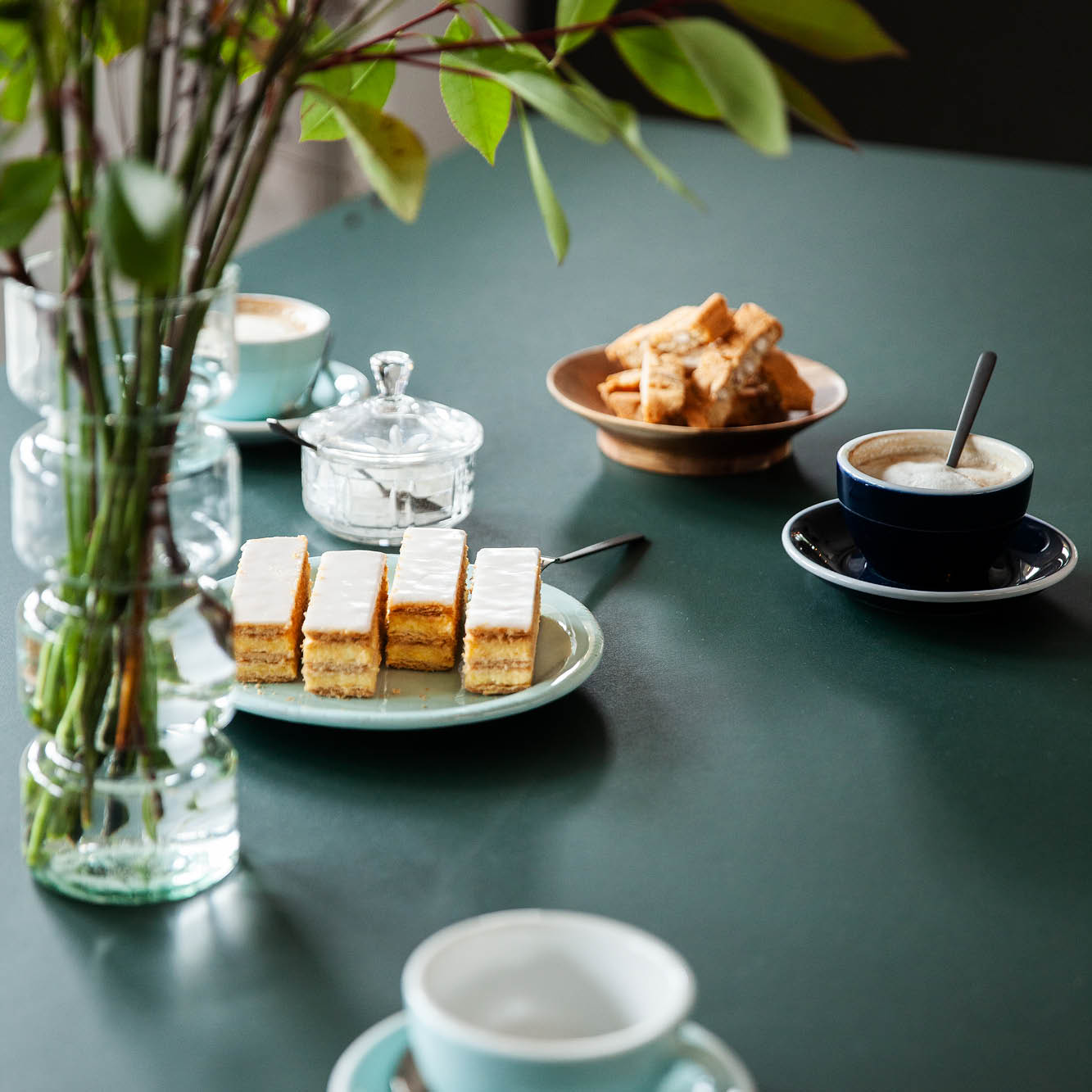 Exhibition model Hugo table linoleum fir green