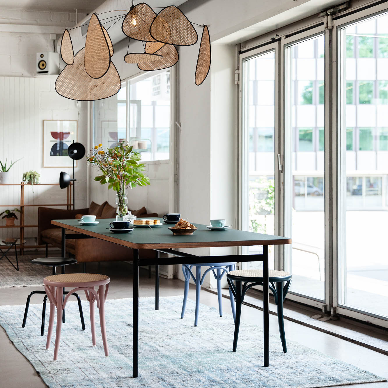 Ausstellugsmodell Hugo Tisch Linoleum Tannengrün