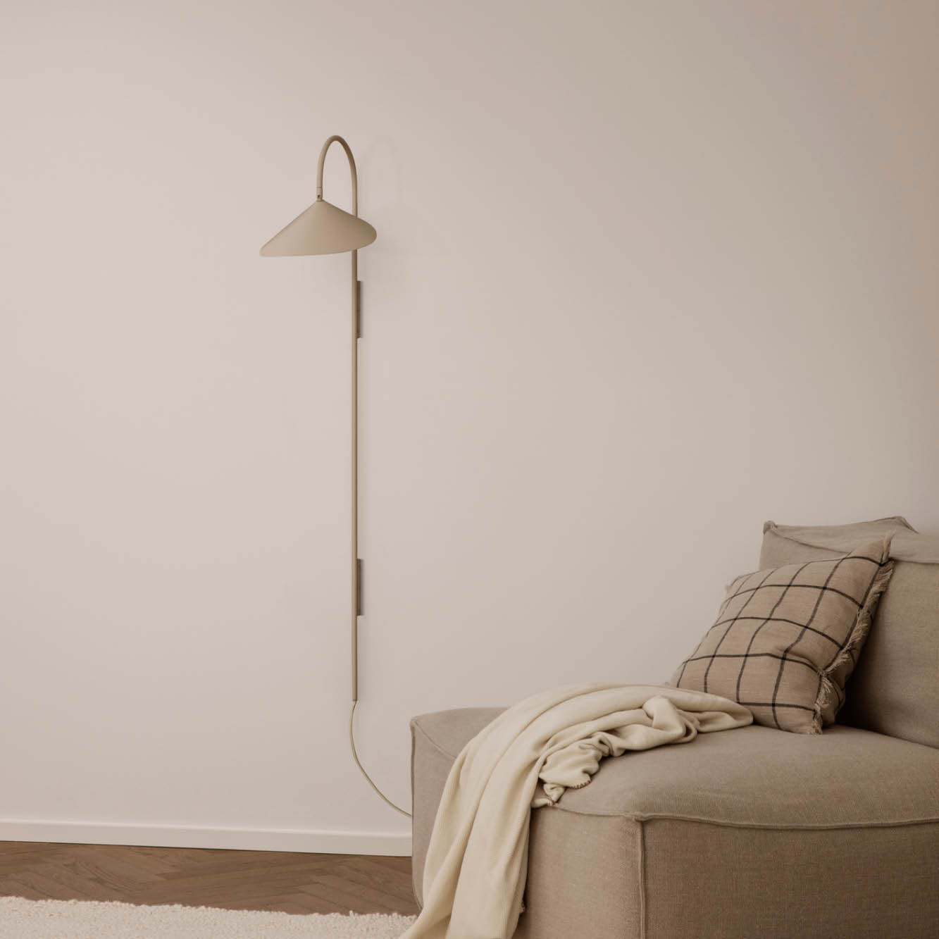 Arum Wall Lamp
