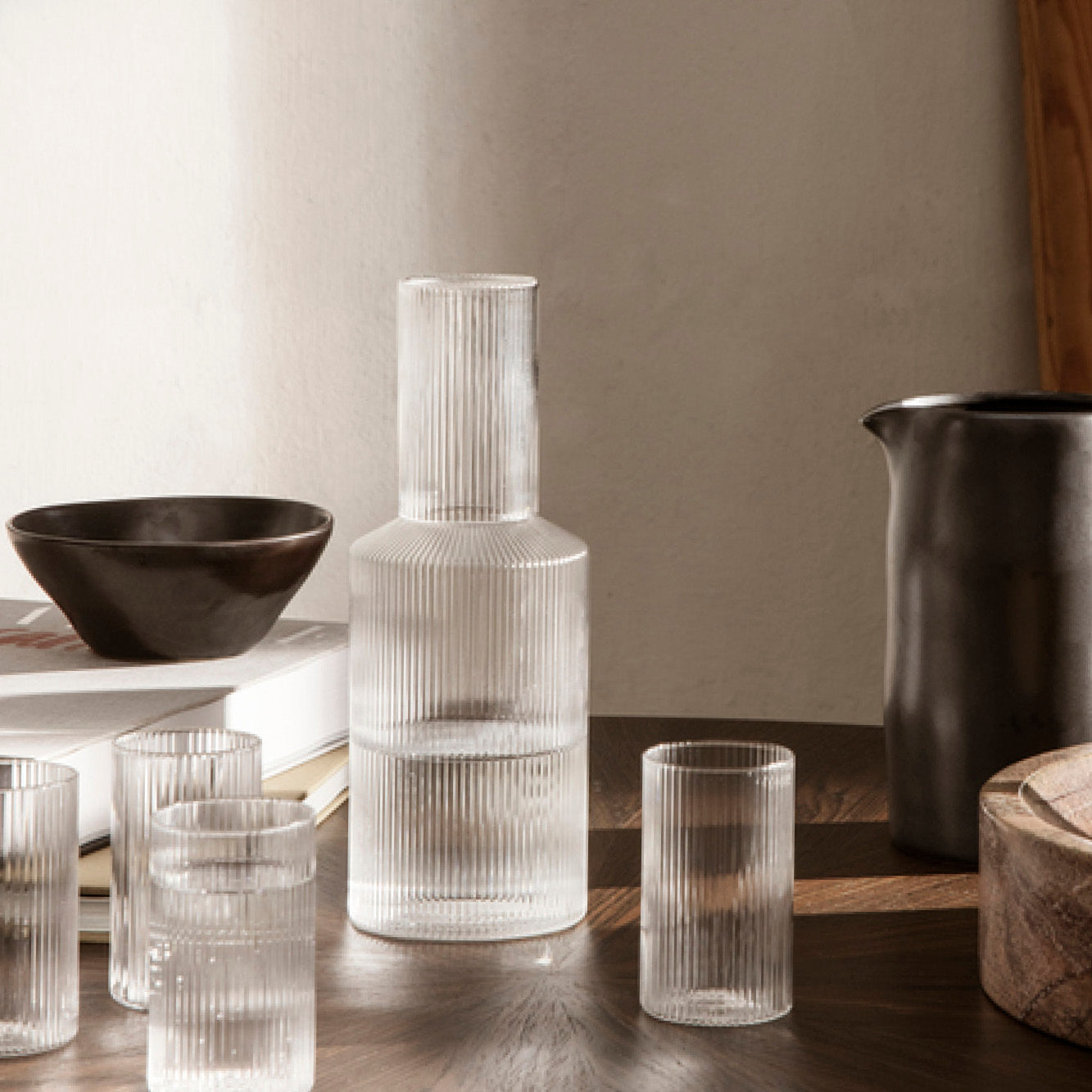 Ripple carafe