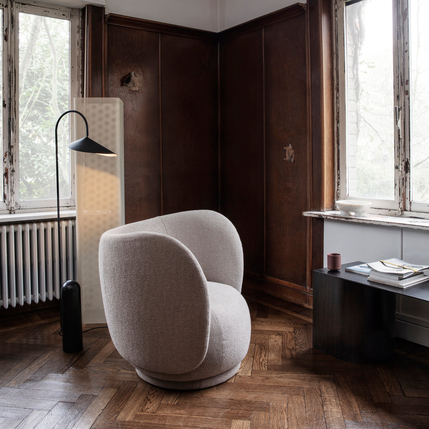 Arum Floor Lamp