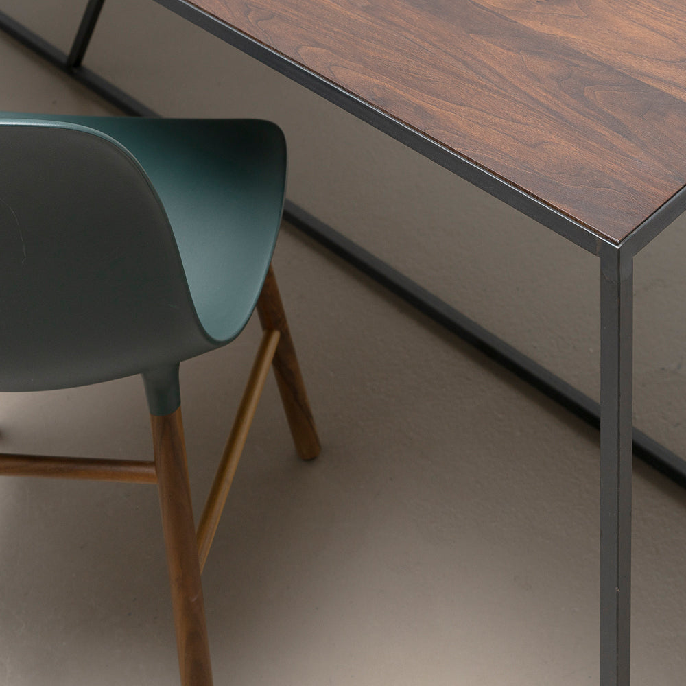 Zett table