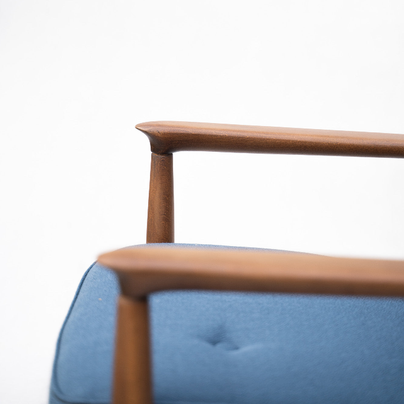 Armchair GFM 64 / Kvadrat x Raf Simons Blue