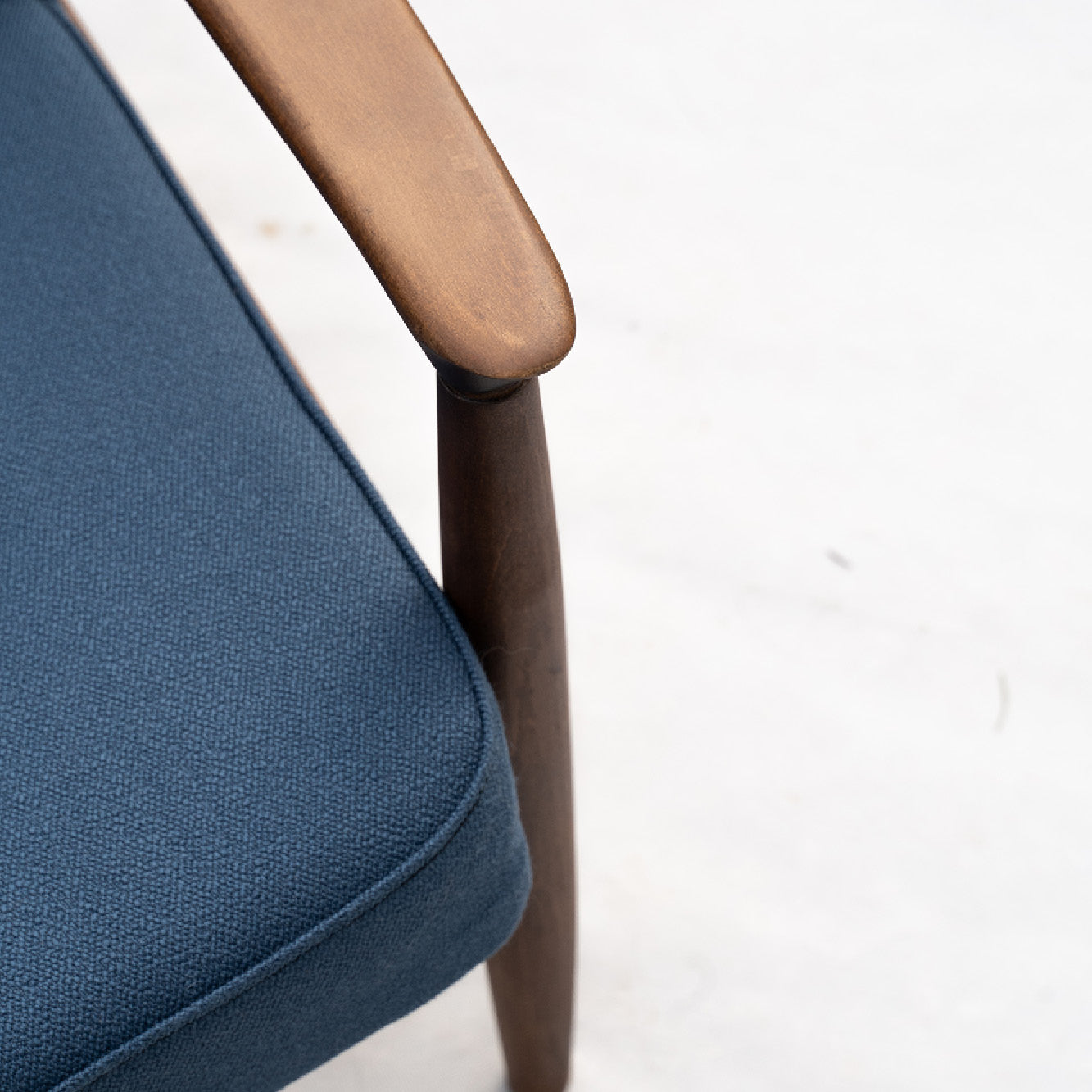 Armchair GFM 64 / Kvadrat x Raf Simons Blue